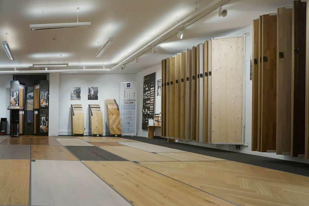 Einblick in die Parkett Ausstellung München von Holz Liebl