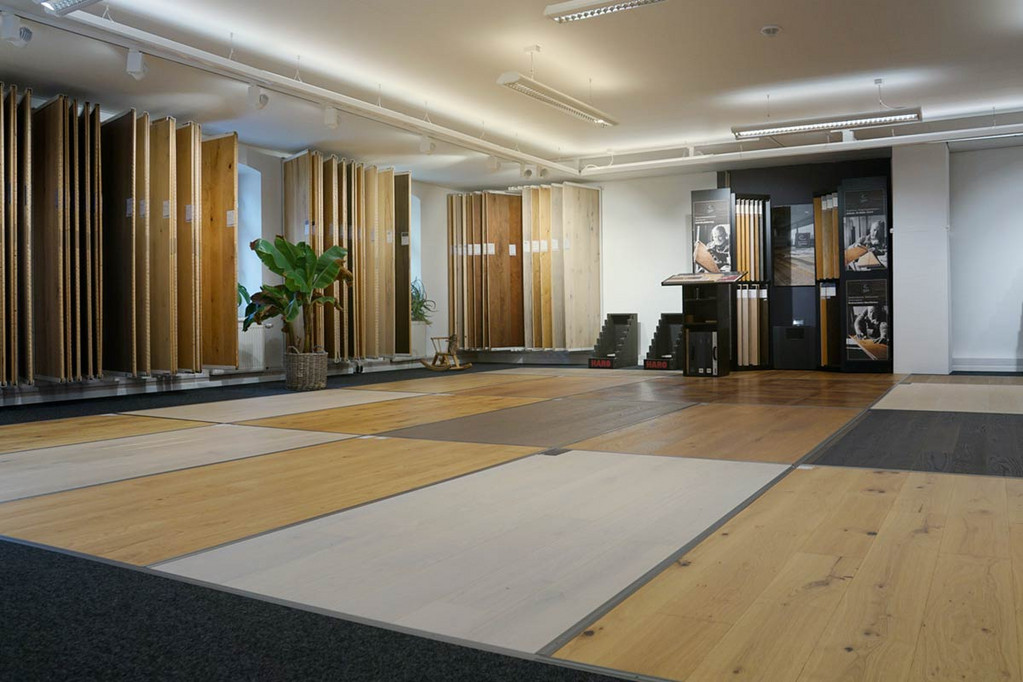 Parkett ausstellung München bei Holz Liebl Beispiele für verlegte Böden