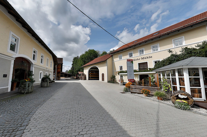 Einfahrt Holz Liebl Holzhandlung