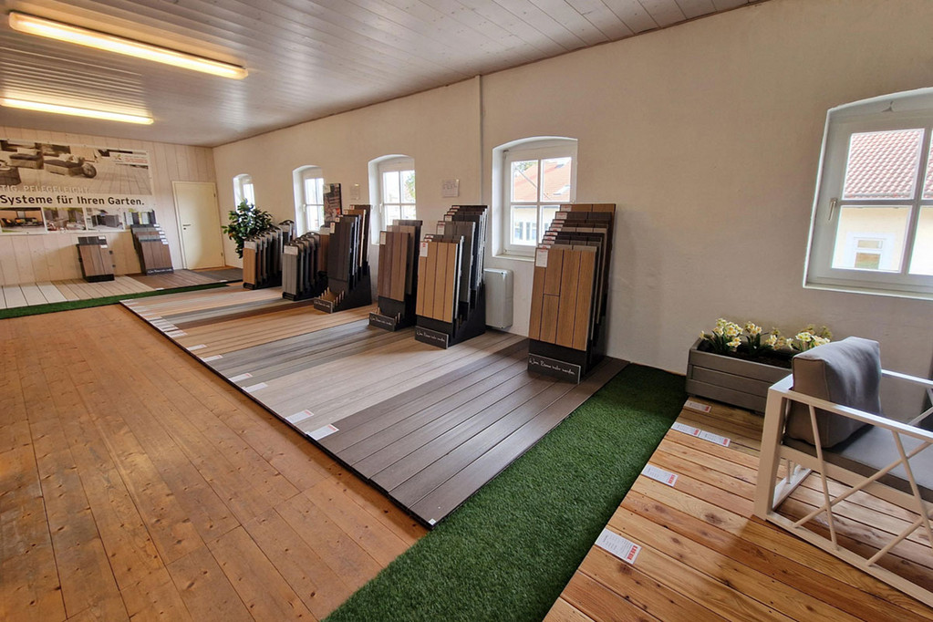 Terrassendielen verleihen einer Terrasse Charme und Charakter - Beispiel aus München